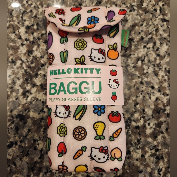 Hello Kitty Accessories - NWT Hello Kitty Baggu Puffy Glasses Sleeve